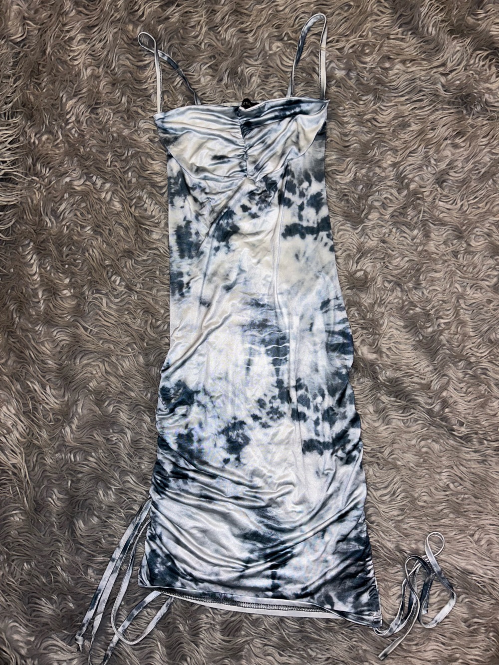 PrettyLittleThing White and Charcoal Tie-Dye Maxi Skirt